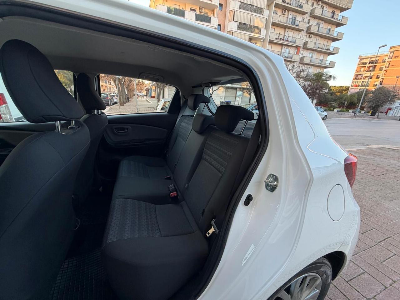 Toyota Yaris 1.0 5 porte Active