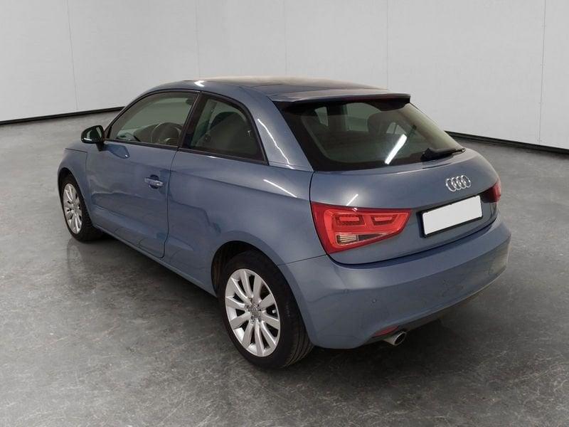 Audi A1 1.6 tdi Attraction 105cv