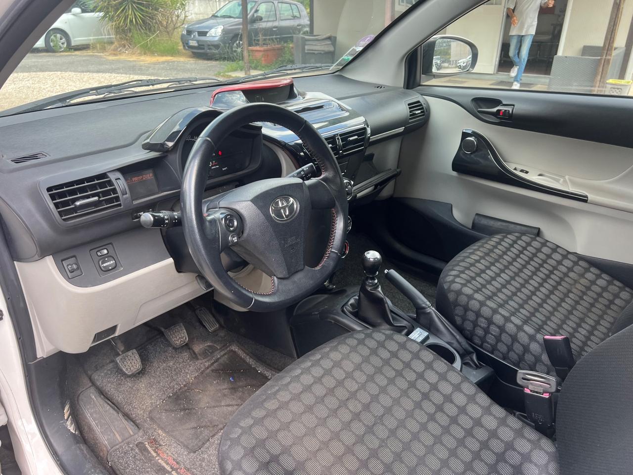 Toyota iQ 1.0 High Collection