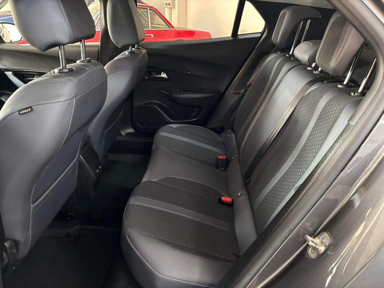 Peugeot 2008 PureTech 130 S&S Allure Navi Pack