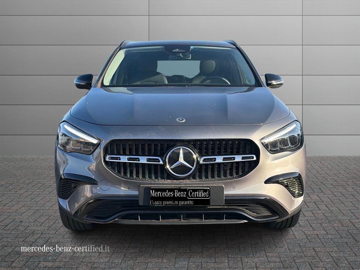 Mercedes-Benz GLA 180 Progressive Advanced Plus auto