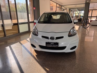 Toyota Aygo 1.0 12V VVT-i 5 porte Sol Connect