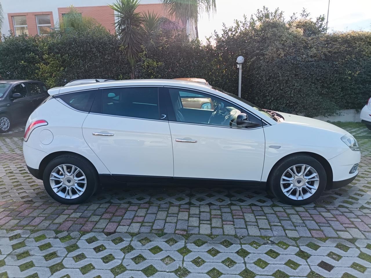 Lancia Delta 1.6 MJT DPF Gold