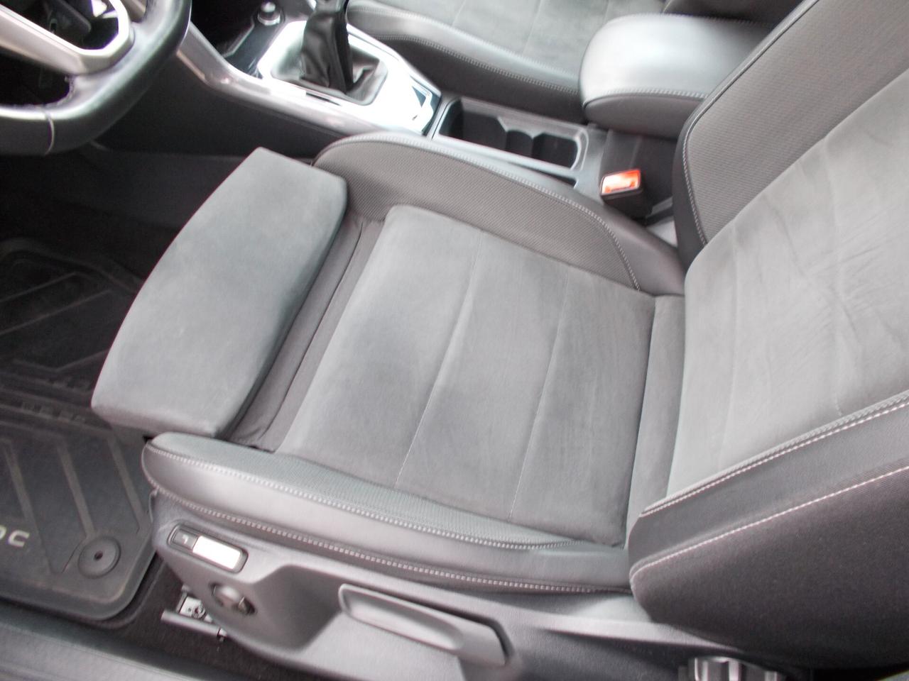 Volkswagen T-Roc 2.0 TDI SCR Style virtual-cockpit