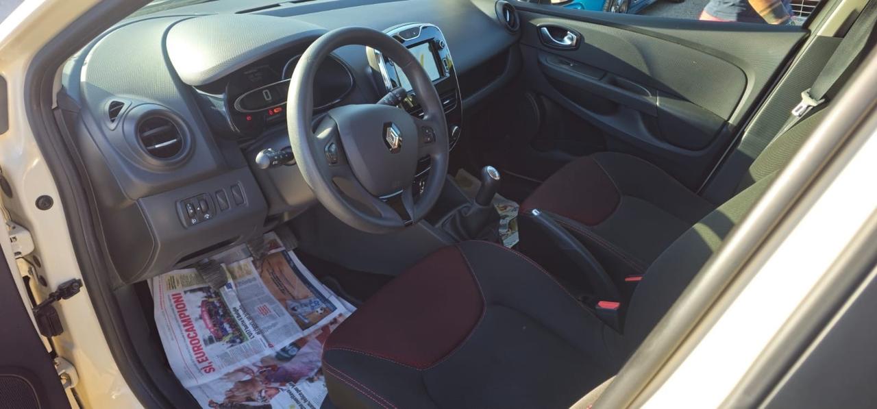 Renault Clio 1.2 75 CV 5 porte Duel