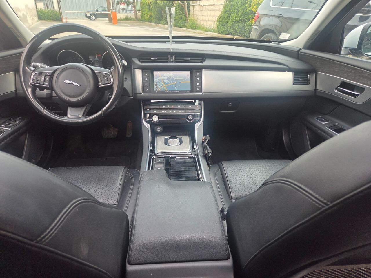 Jaguar XF 2.0 D 180 CV aut. Portfolio