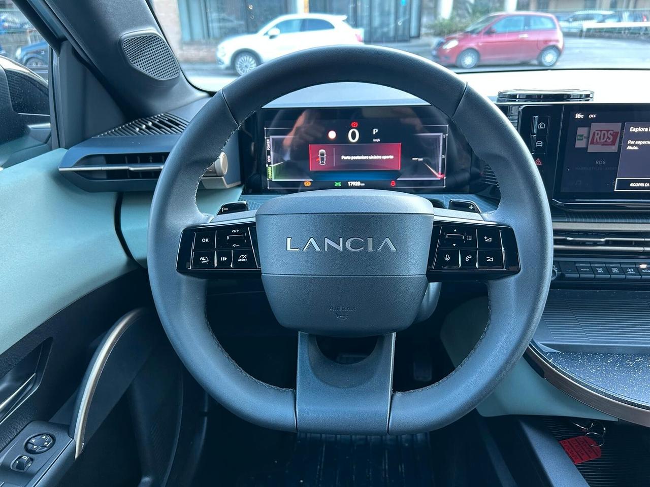 Lancia Ypsilon Hybrid e-DCT LX