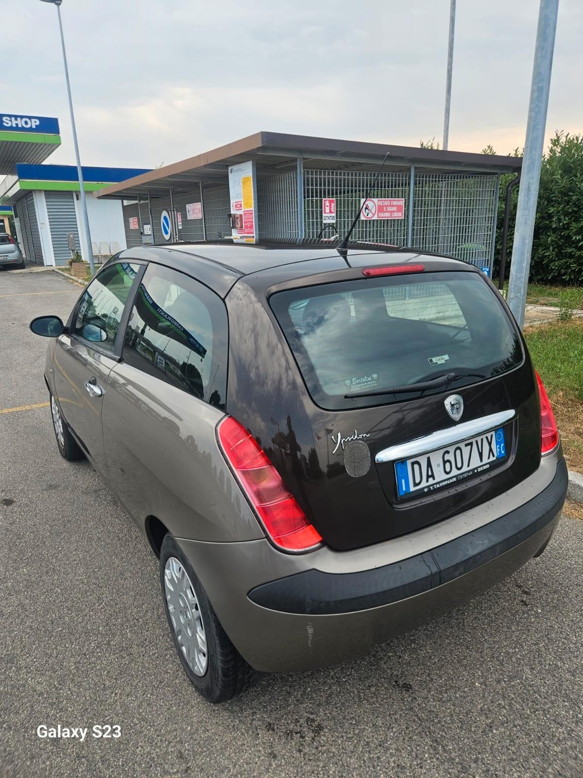 Lancia Ypsilon 1.2 16V Oro