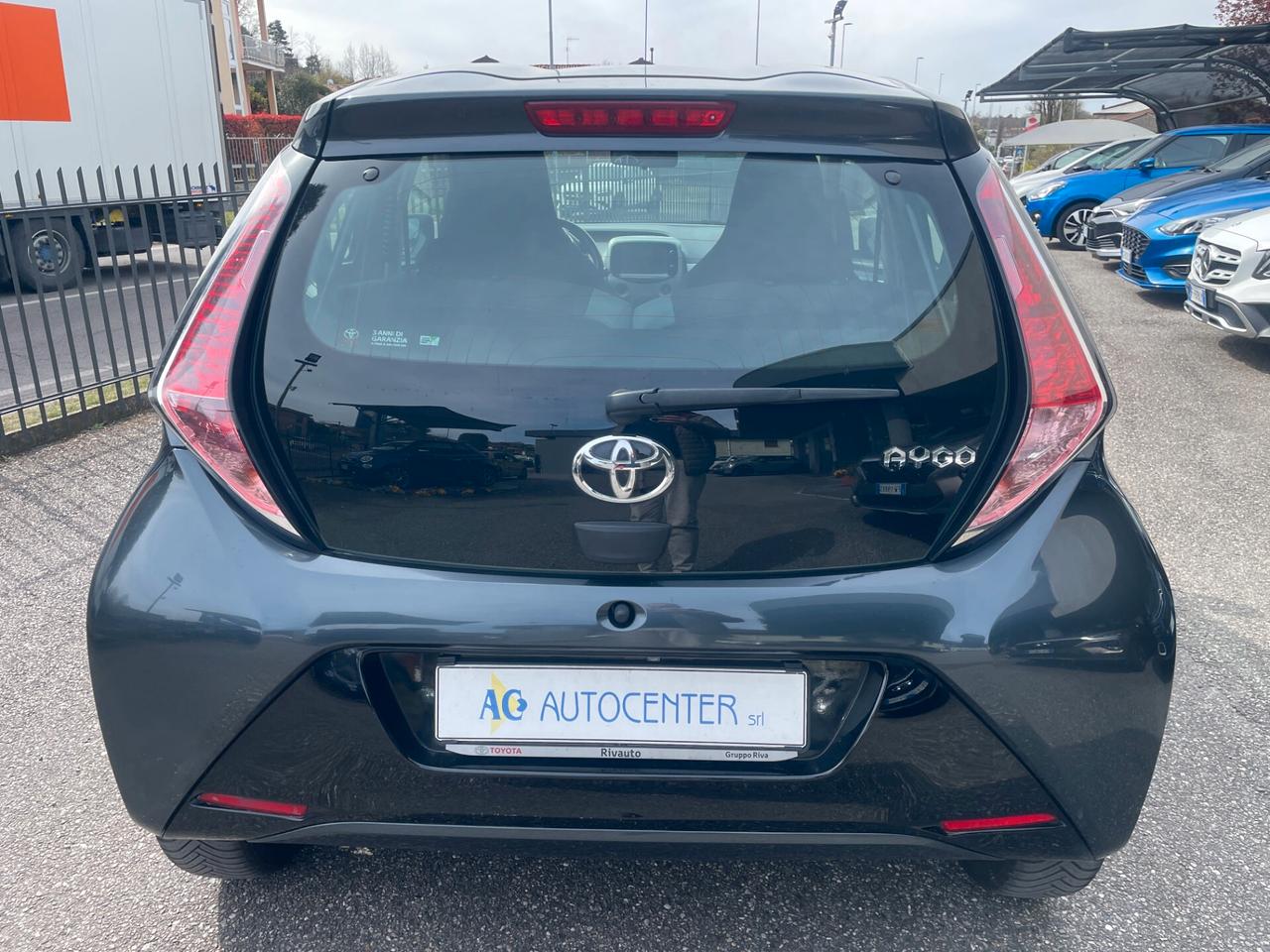 Toyota Aygo 1.0 VVT-i 69 CV 5 porte x-play