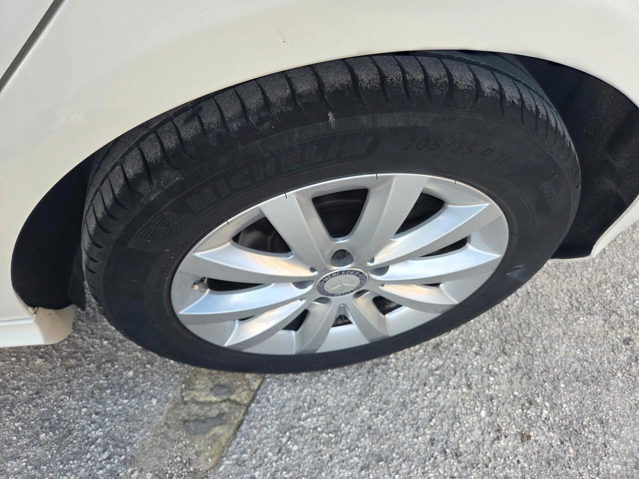 MERCEDES A180 1.5 DCI 110 CV ANNO 2016 KM CERTIF