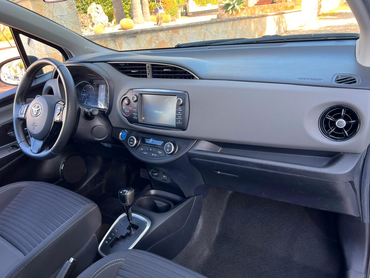 Toyota Yaris 1.5 Hybrid 5 porte Business