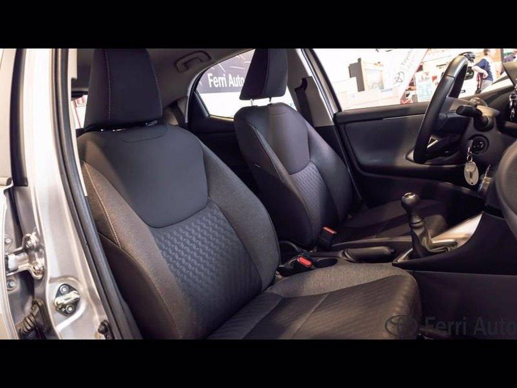 TOYOTA Yaris 1.0 active del 2023