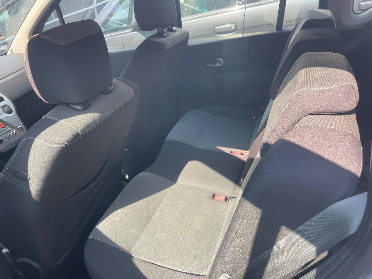 Renault Modus 1.5 dCi 85CV Dynamique