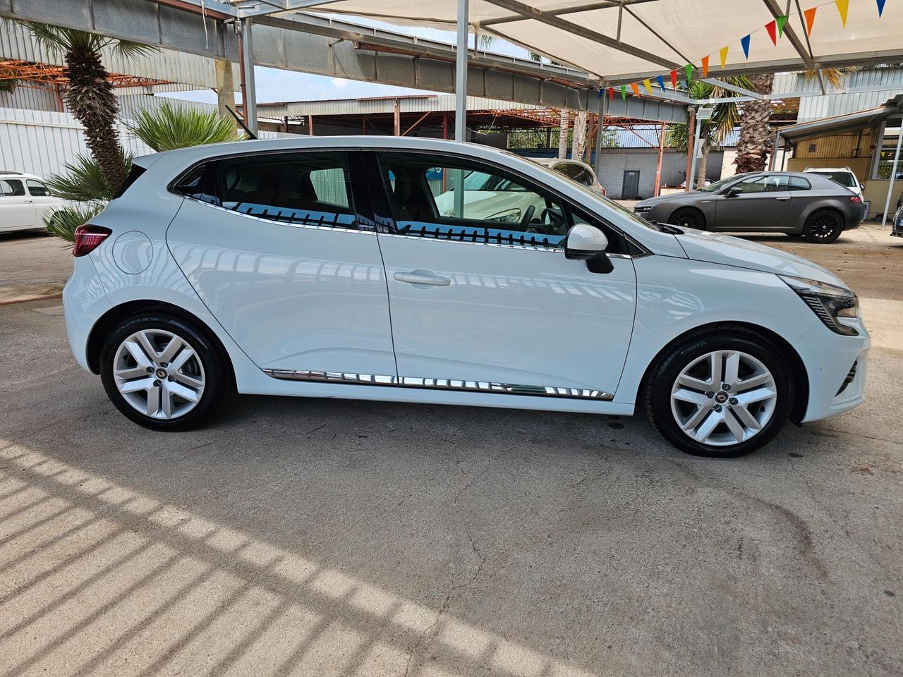 Renault Clio Hybrid E-Tech 5 porte Zen