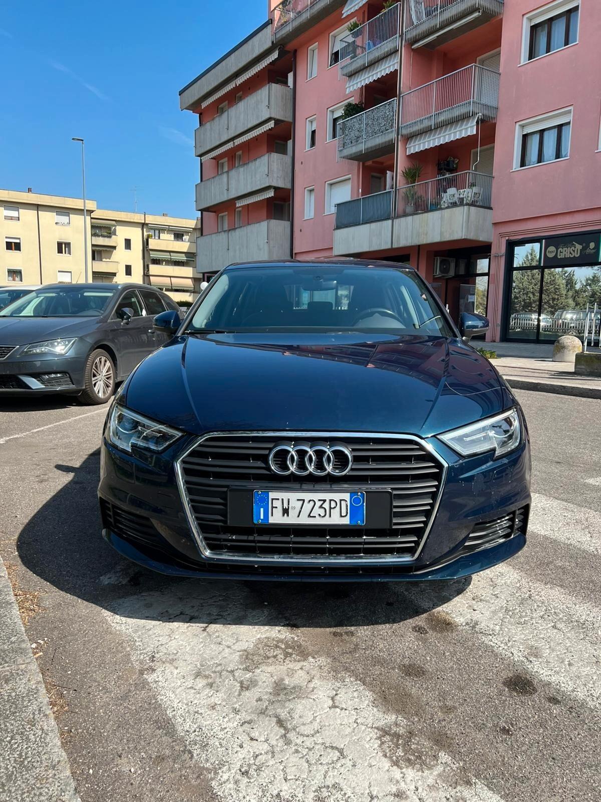 Audi A3 Sedan 35 TDI S tronic Business