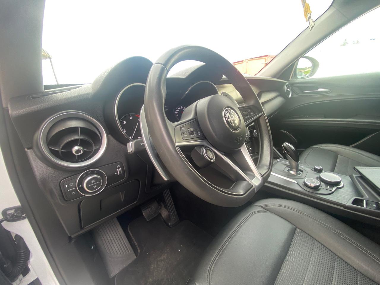 Alfa Romeo Stelvio 2.2 Turbodiesel 180 CV AT8 RWD Executive