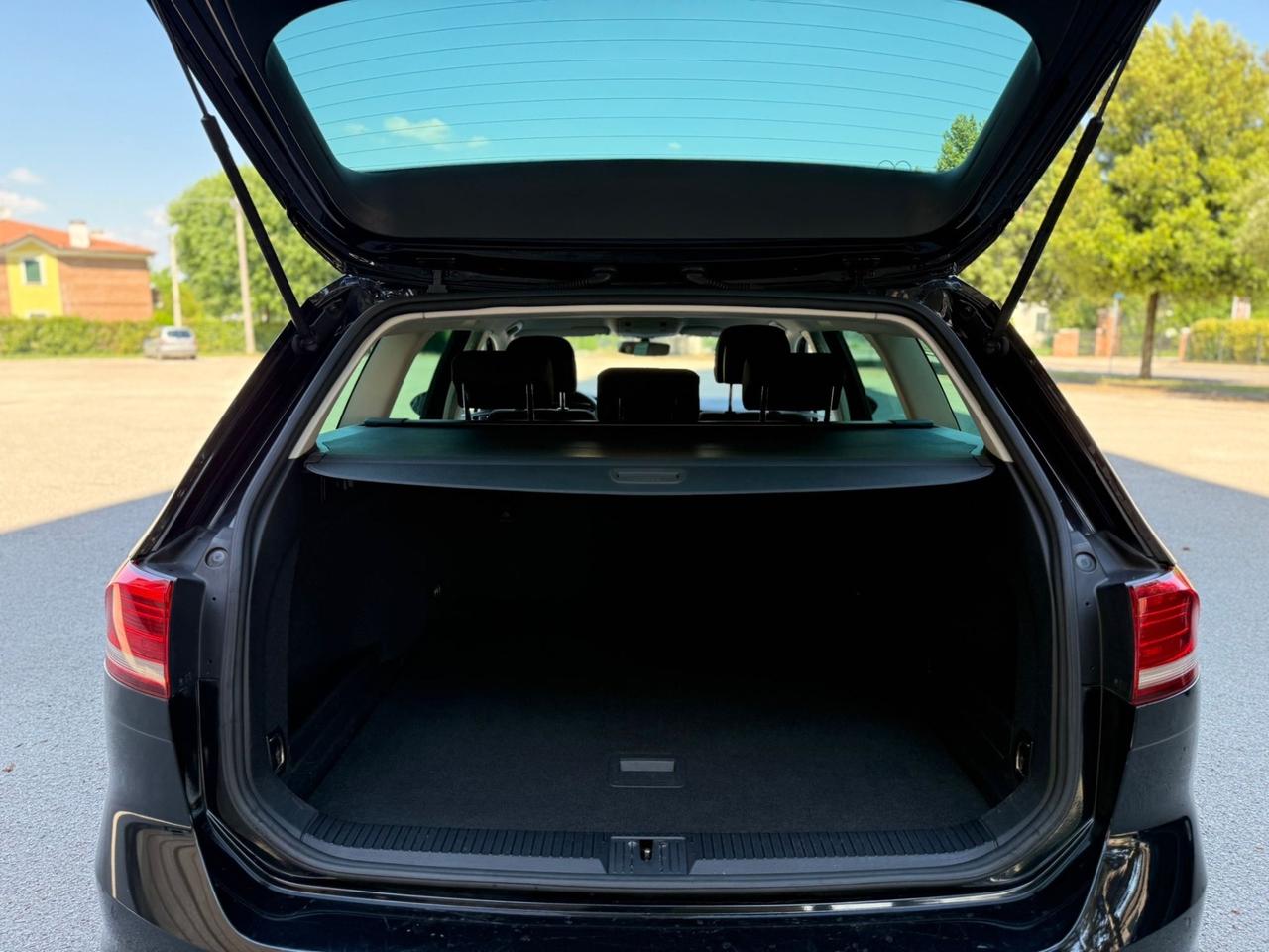 Volkswagen Passat Variant 1.6 TDI Trendline BlueMotion Technology