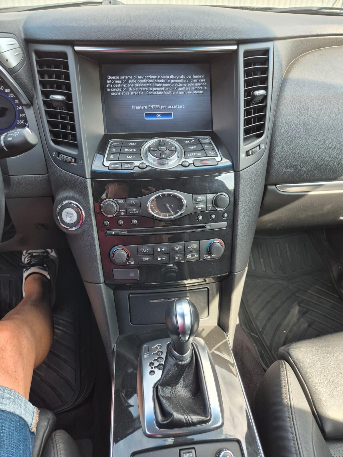 Infiniti QX70 3.0 diesel V6 AT Ultimate