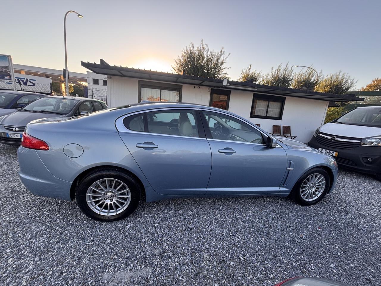 jaguar XF 2.7 D solo 54.000 km