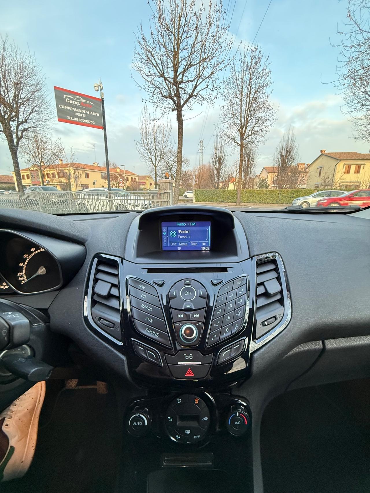 Ford Fiesta 1.2 60CV 5 porte Black & White Edition