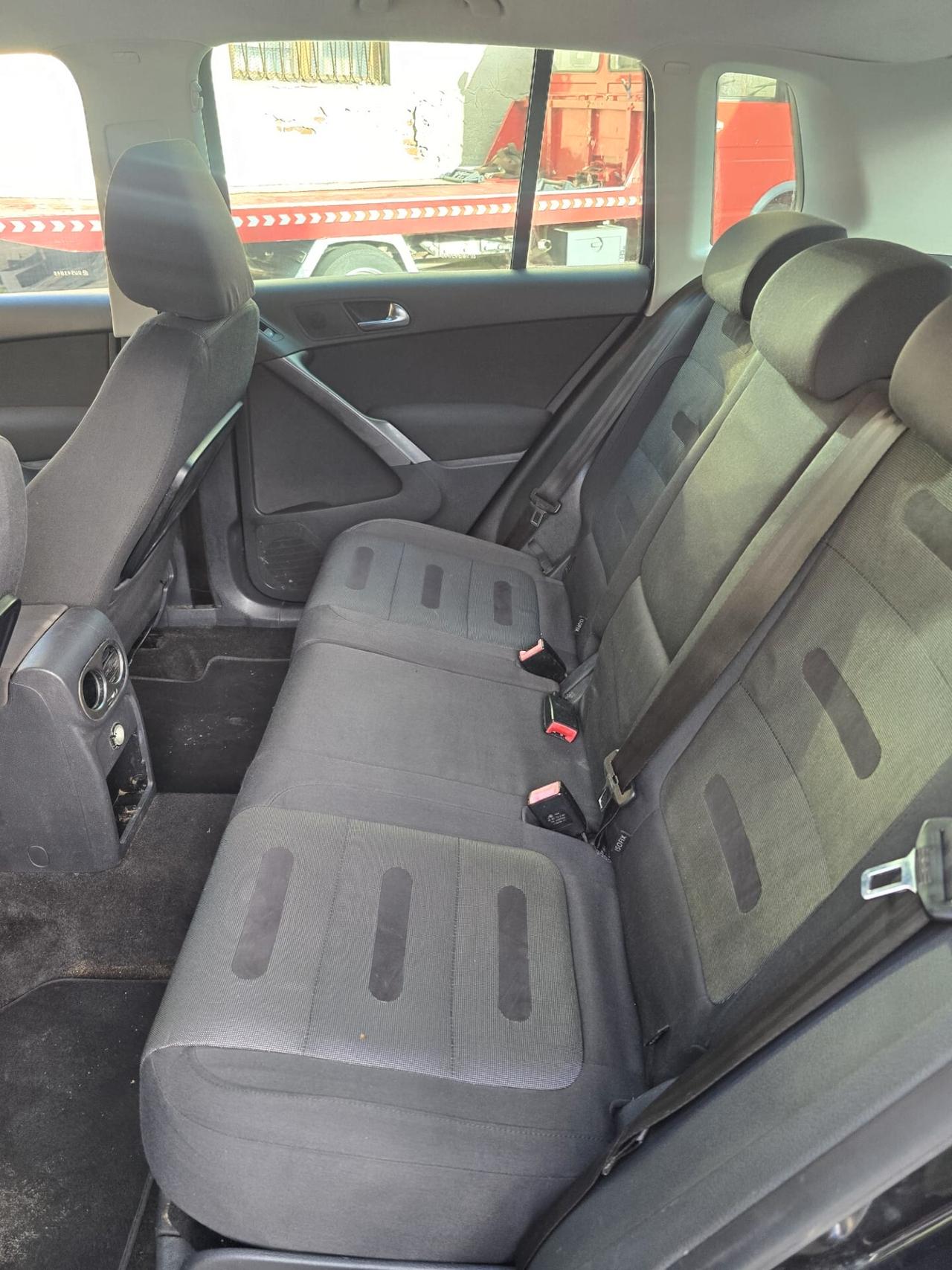 Volkswagen Tiguan 2.0 16V TDI DPF tiptronic Sport & Style (18°)
