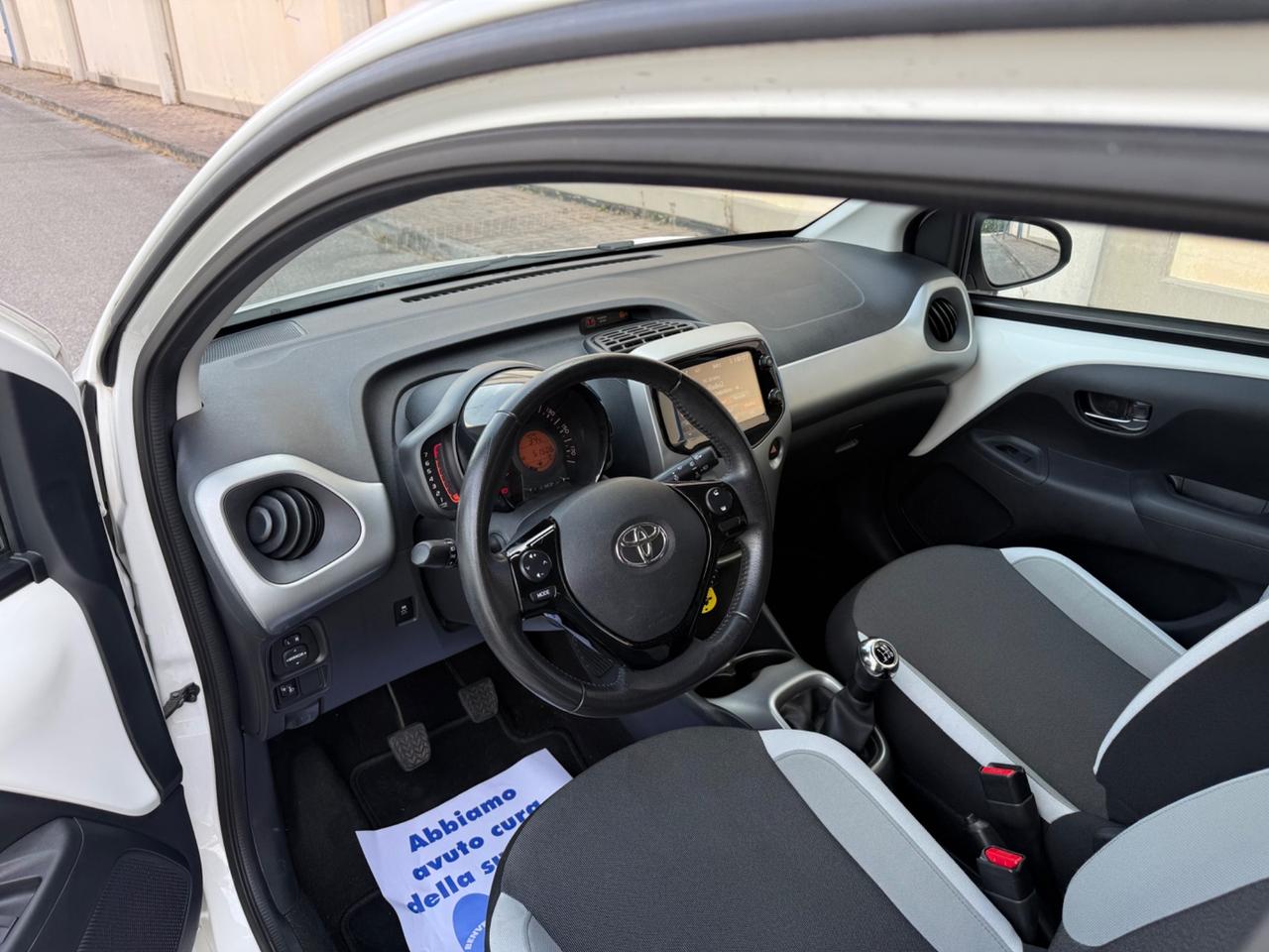 Toyota Aygo 1.0 VVT-i 69 CV 5 porte x-play