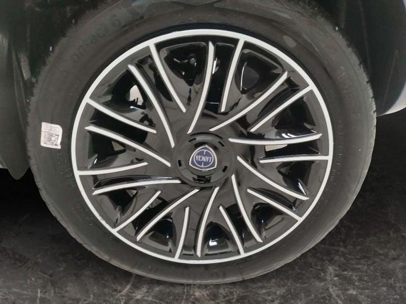 Lancia Ypsilon 1.0 firefly hybrid Oro s&s 70cv