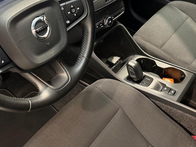 VOLVO XC40 T2 Geartronic Momentum *OK NEOPATENTATI / IVA*