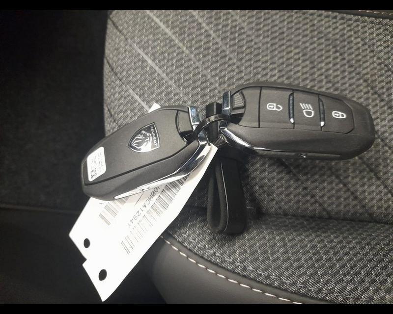 Peugeot 2008 Allure Hybrid 136 e-DCS6