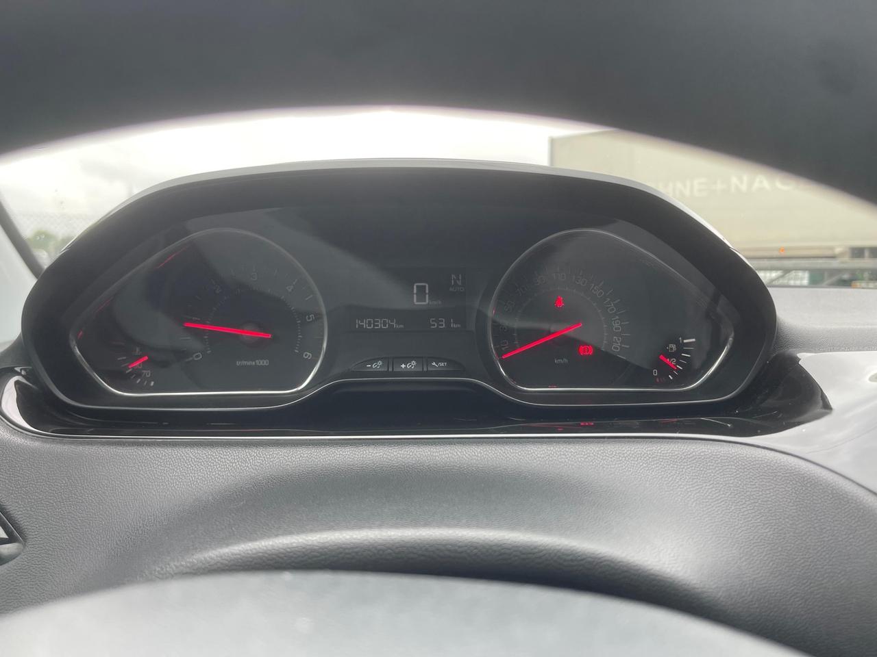 Peugeot 208 1.6 e-HDi 92 CV Stop&Start robotizzato 5 porte Allure
