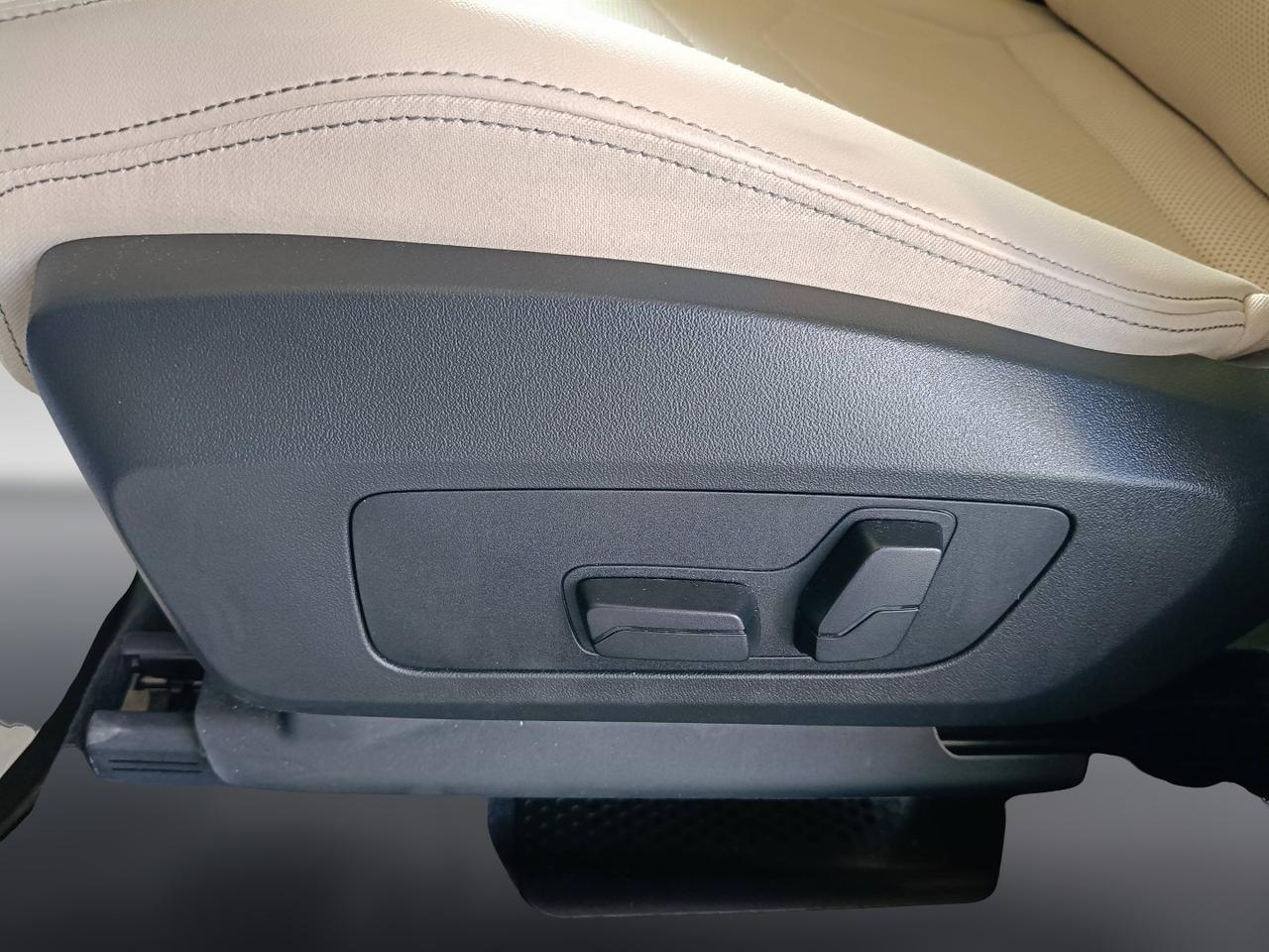 BMW X1 U11 - X1 sdrive18d X-Line auto