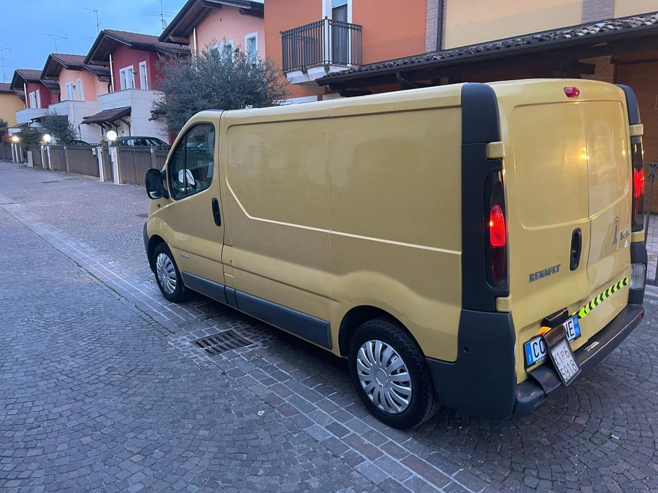 Renault Trafic T27 1.9 dCi/82CV PC-TN Furgone