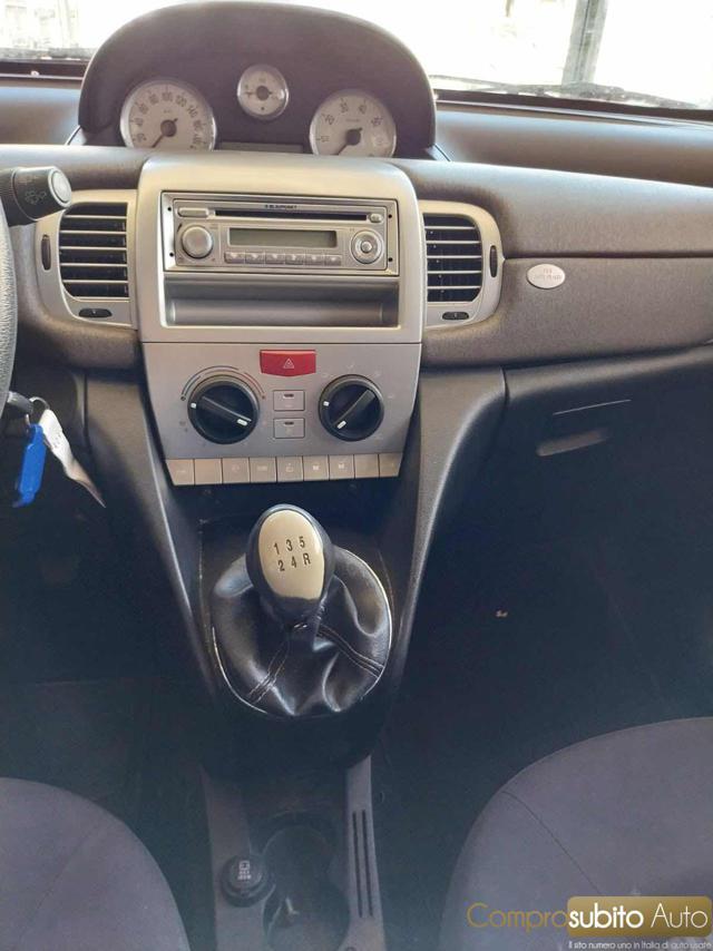 LANCIA Ypsilon 1.3 MJT 75 CV Oro