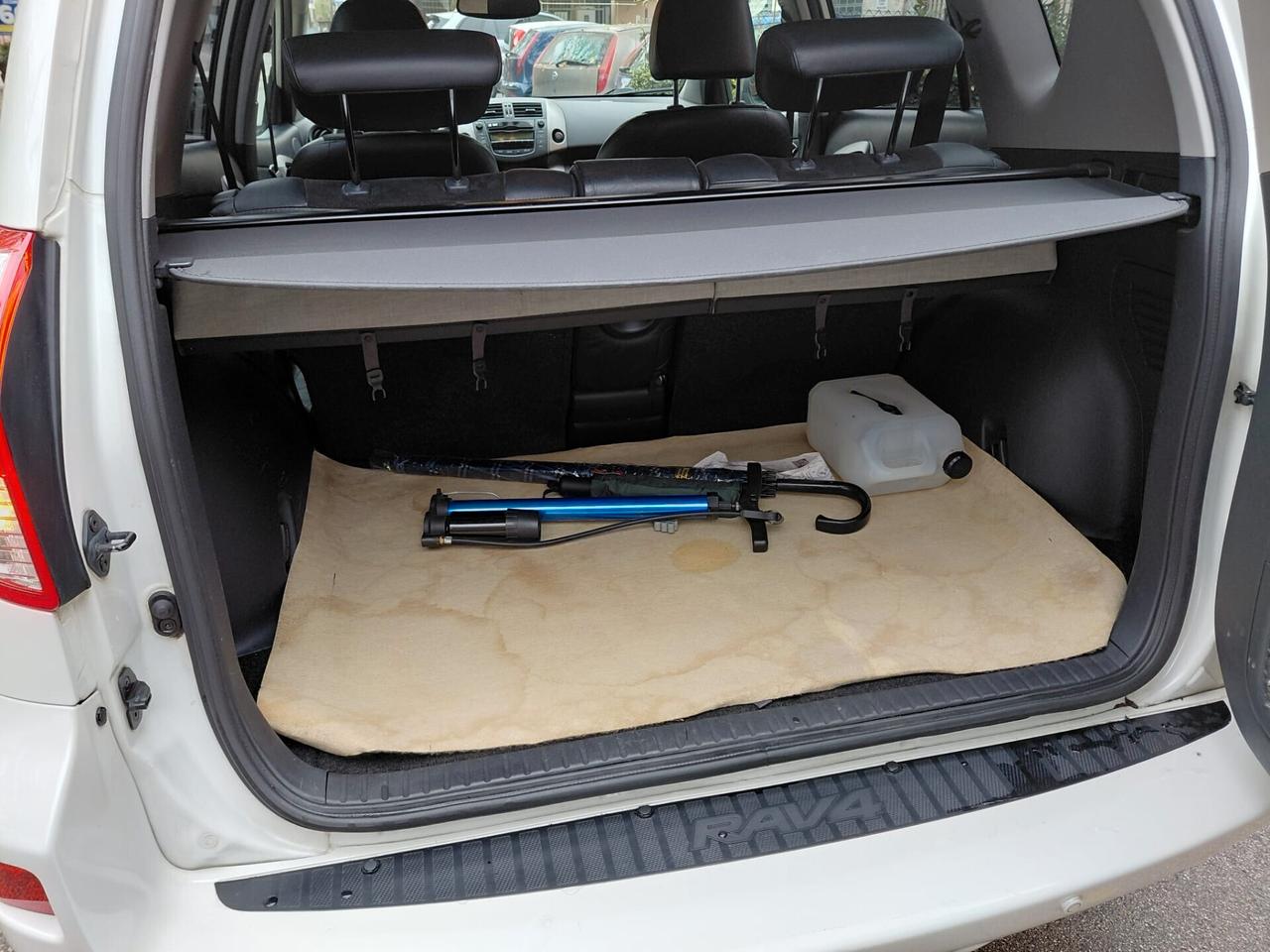 Toyota RAV4 Crossover 2.2 D-Cat A/T 150 CV Executive