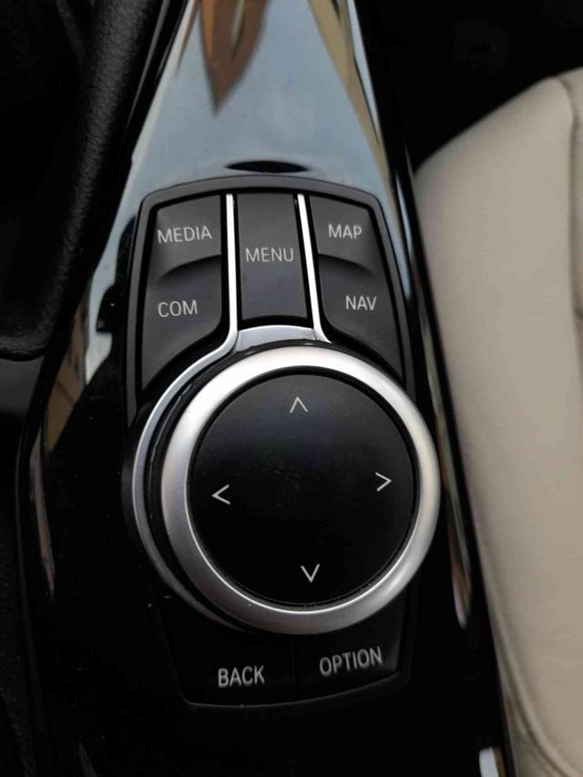 BMW 118 i LUXURY NAVI-PELLE-LED!!! OK NEO PATENTATI