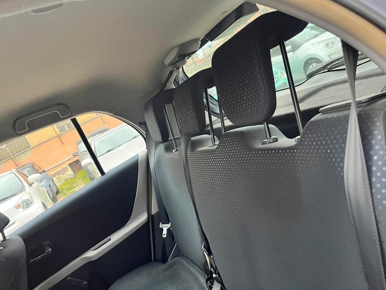 Toyota Yaris 1.0 5 porte Sol