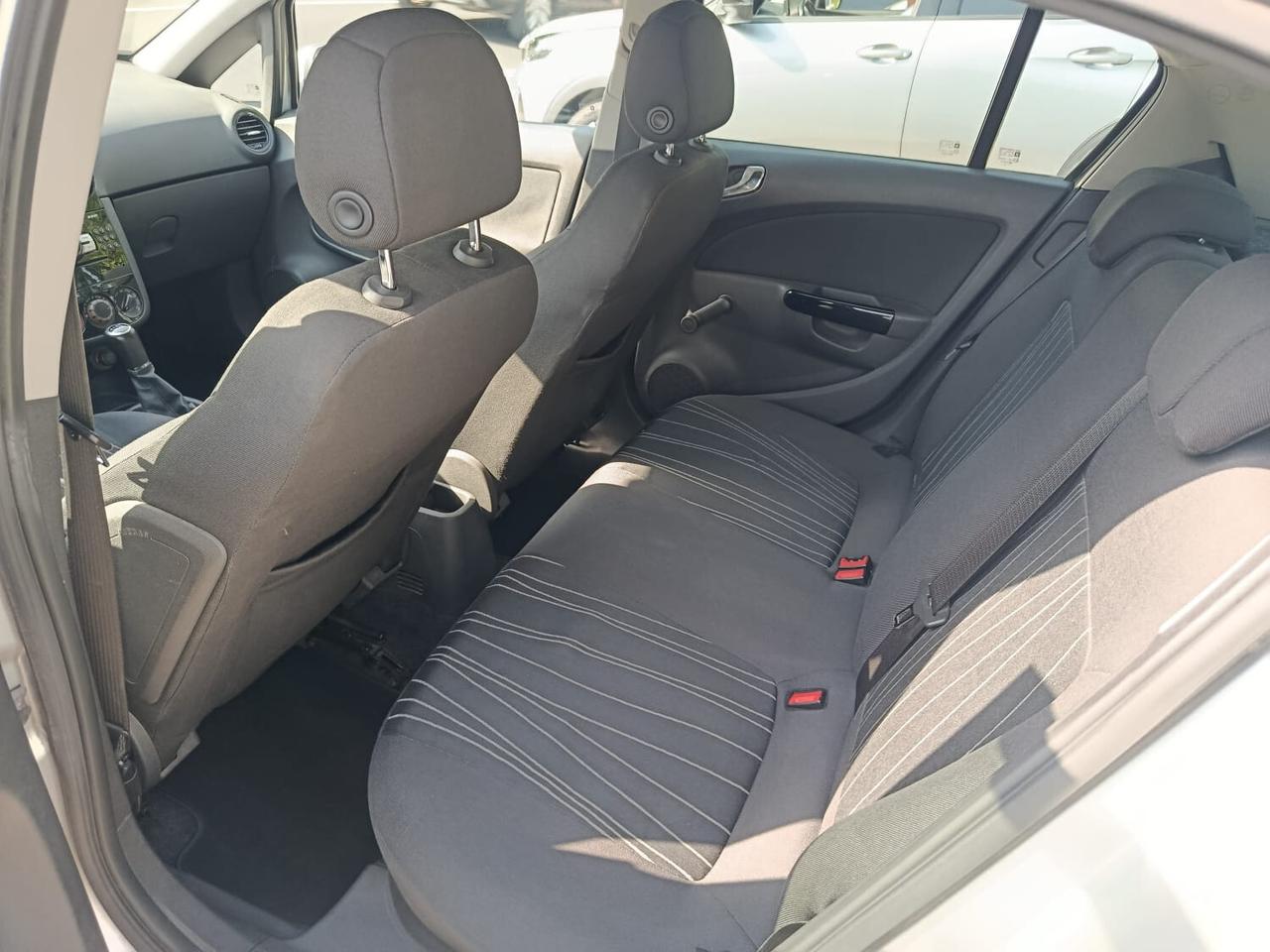 Opel Corsa 1.2 5 porte Club
