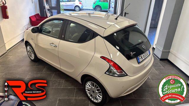 LANCIA Ypsilon 1.2 69 CV 5 porte Gold Adatta Neopatentati