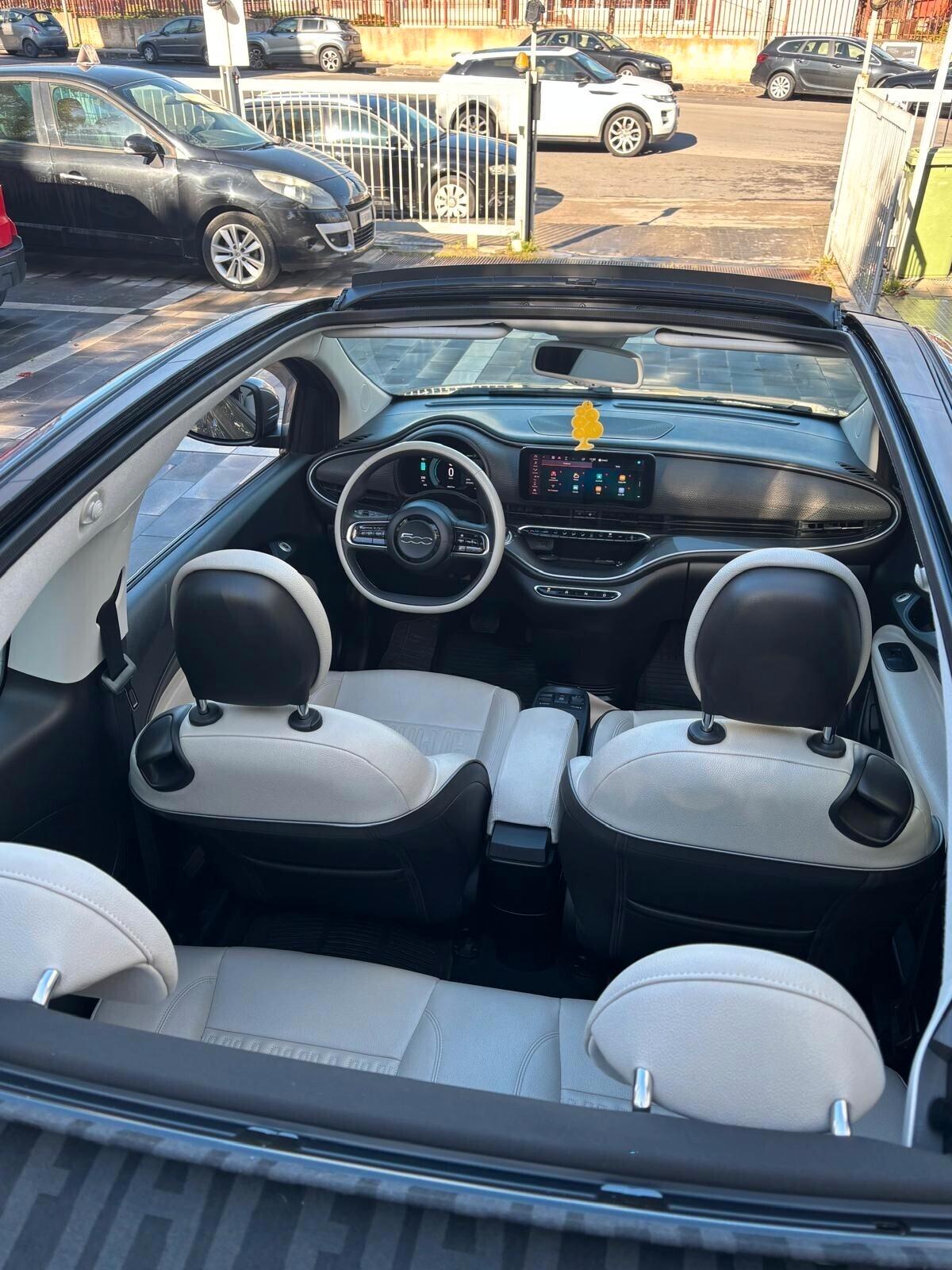 Fiat 500e Cabrio by Bocelli (edizione limitata)