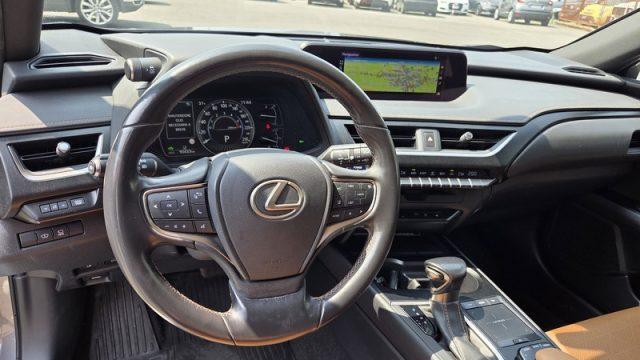LEXUS UX 250h Hybrid Luxury PERMUTE UNICOPROPR. OK NEOPAT.