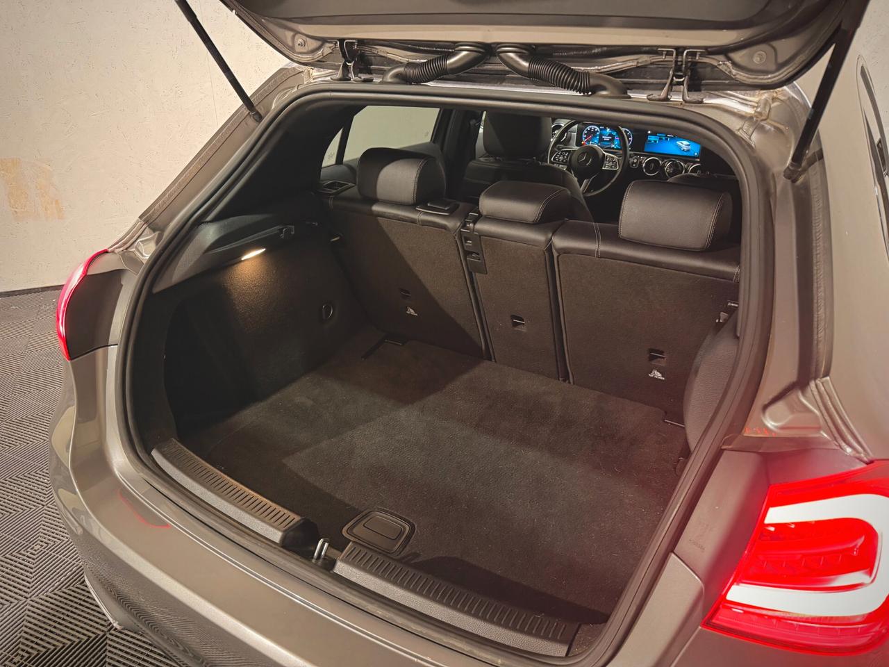 Mercedes-benz A 180 d Sport - NEOPATENTATI