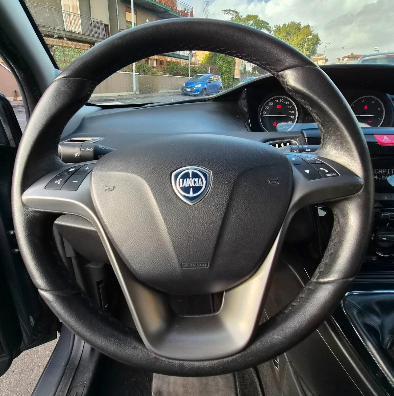 Lancia Ypsilon 1.3 MJT 16V 95 CV 5 porte S&S Elle