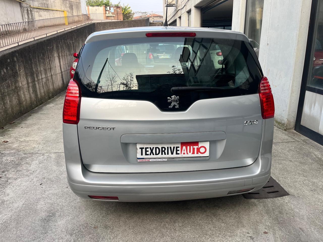 Peugeot 5008 1.6 HDi 112CV Business