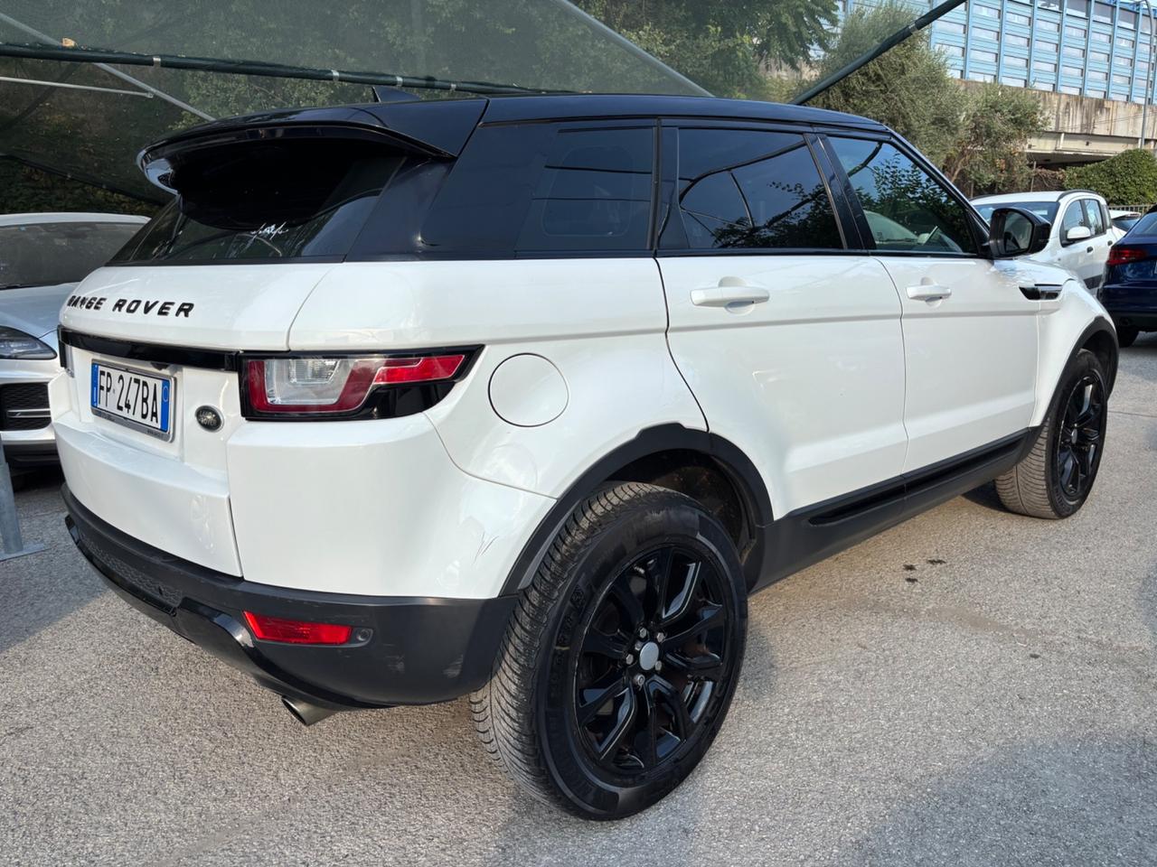 Land Rover Range Evoque 2.0 TD 5p. SE Dynamic