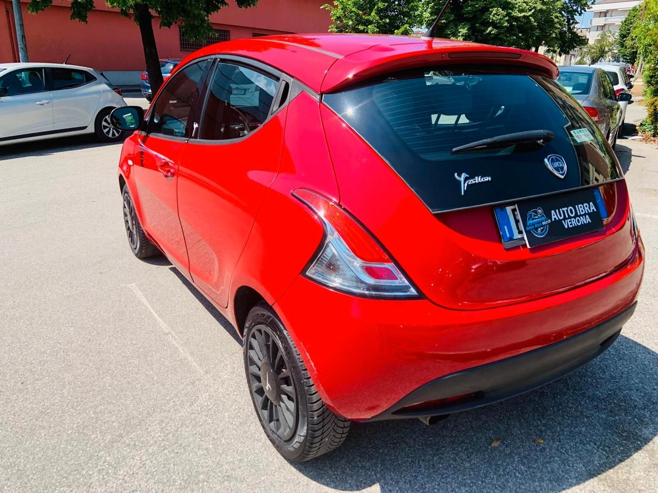 Lancia Ypsilon 1.2 69 CV 5 porte GPL Ecochic 30th Anniversary