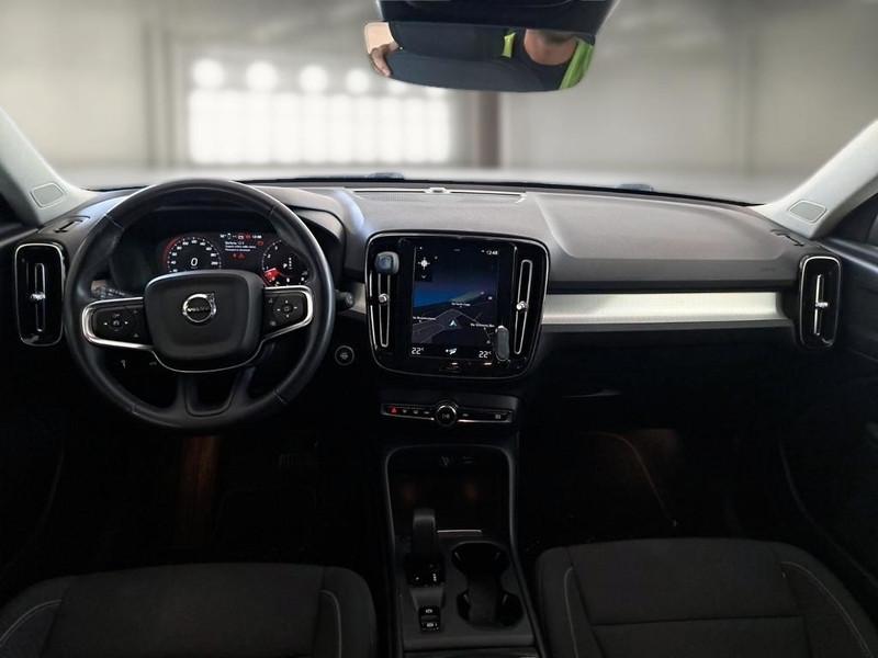 VOLVO XC40 B4 AWD AUTOMATICO MOMENTUM PRO SUV