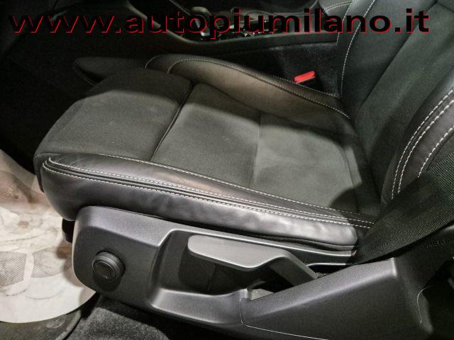 VOLVO XC40 B4 AWD Geartronic R-design