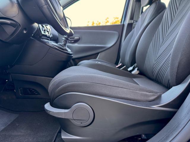 LANCIA Ypsilon 1.0 HYBRID GOLD 5 POSTI+NAVI+SENSORI