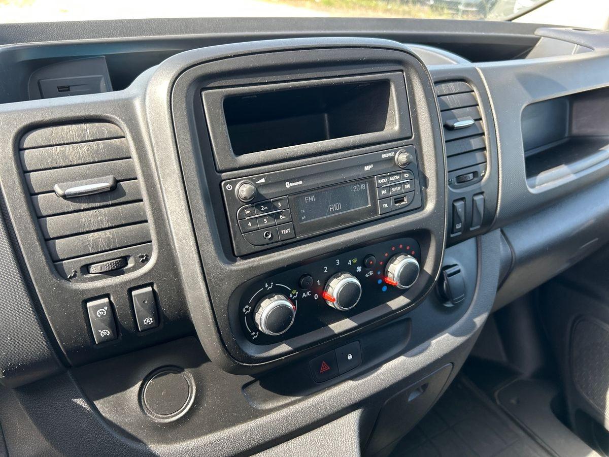 RENAULT Trafic IV 27 2019 - trafic T27 2.0 dci 120cv L1H1 Ice