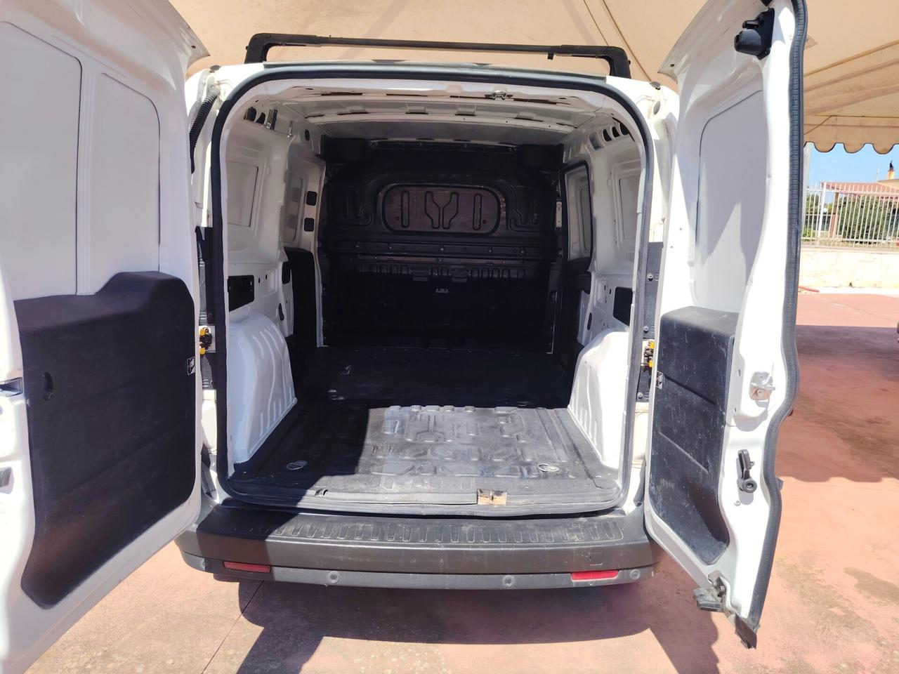 Fiat Doblò 1.6 MJT 105CV Cargo Lamierato SX 3 Posti IVA COMPR.